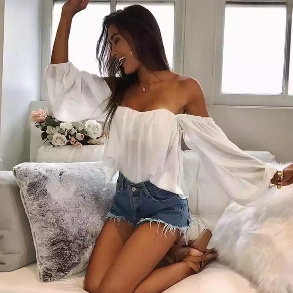 Tops - HOSTPICK♥️COLD SHOULDER❤️ White boho blouse